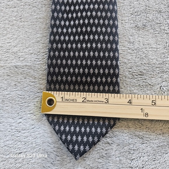 Oscar, Oscar de la Renta tie necktie black white geometric design, 60", silk - Picture 6 of 6
